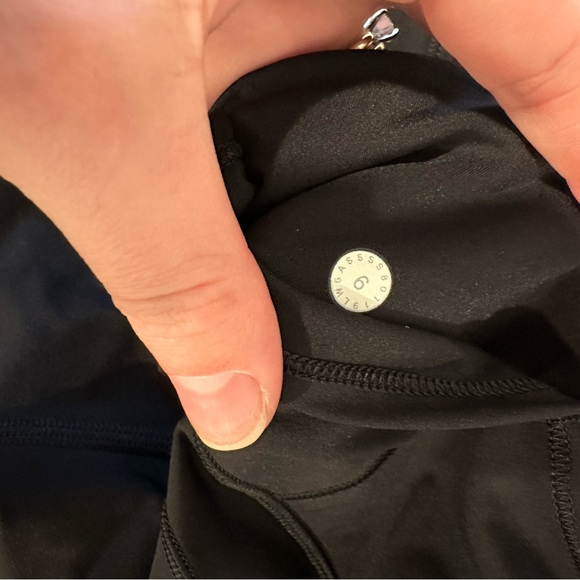 NWOT Lululemon cropped leggings - Picture 8 of 8